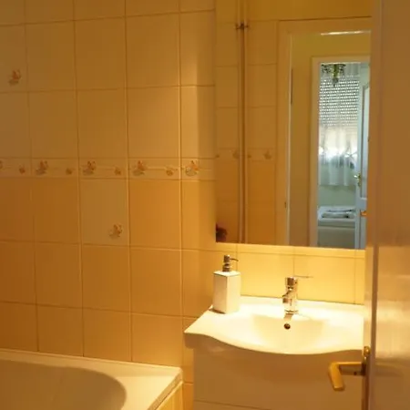 Ozgida Vendeghaz アパート エゲルサローク