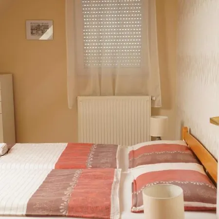 Ozgida Vendeghaz エゲルサローク