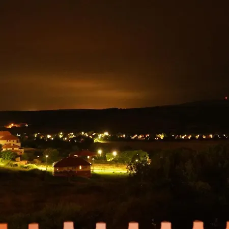 Ozgida Vendeghaz アパート *