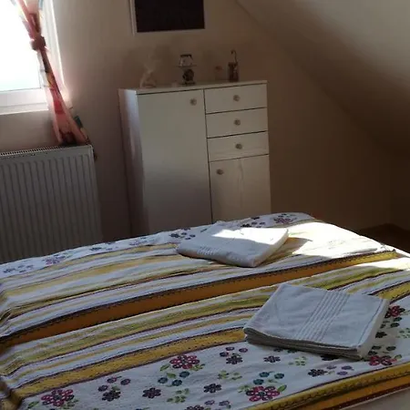 Ozgida Vendeghaz アパート エゲルサローク